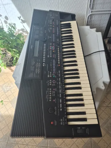 Teclado Yamaha PSR 2700