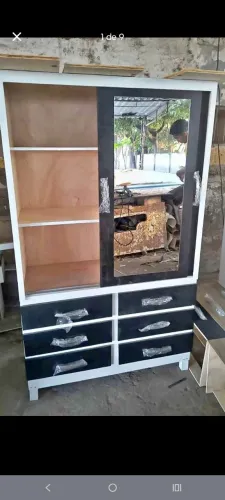 Guarda roupa solteirão direto de febxia no bloco madeira de 10