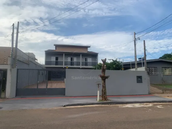 Casa à venda com 2 quartos, sendo 1 suíte na Zona Leste de Londrina