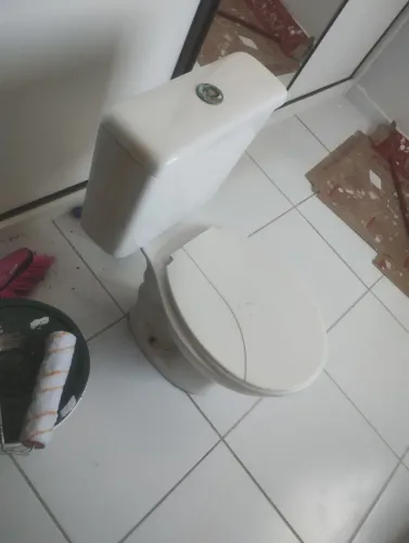 Vendo vaso sanitário semi novo marca celite pra vim buscar aqui em paulista
