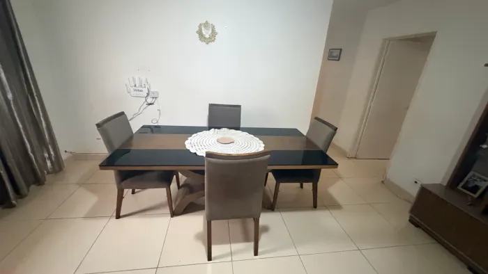 Mesa de jantar 6 cadeiras