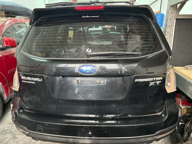 Tampa Traseira Subaru Forester XT - Original 2013 a 2018 