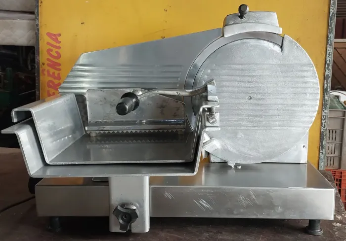 Máquina de fatiar carne e derivados - SKYMSEN