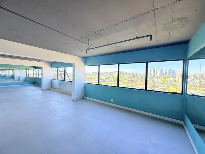 Sala comercial com 112m² para lcoação no bairro Cristal, zona sul de Porto Alegr