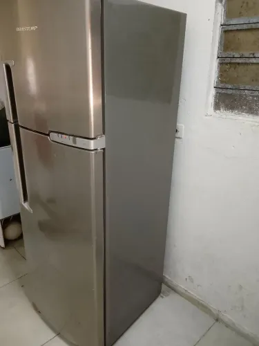 Geladeira Brastemp Frost Free inox gelando perfeitamente 