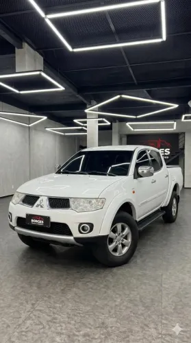 Mitsubishi L200 Triton HPE 3.2 CD TB Int.diesel AUT 2013
