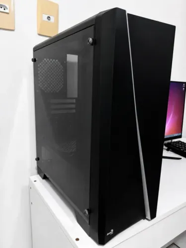 Gabinete Gamer AeroCool Cylon Mid Tower RGB