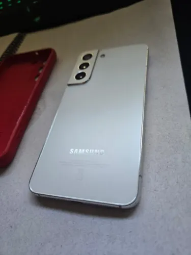 Samsung Galaxy S22 5G 128 GB/8 GB RAM - Muito conservado