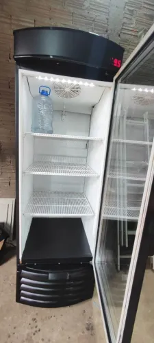 Cervejeira Expositora Metalfrio - 570 Litros