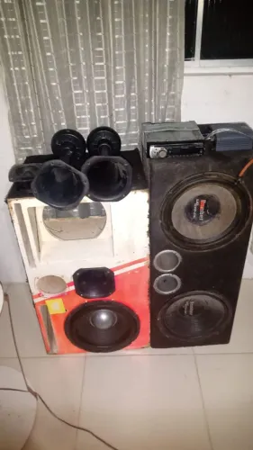 Peças de som só vendo tudo junto ou bolo nas pé de galinha 