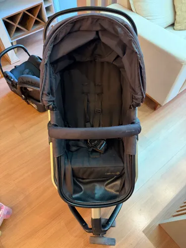 Carrinho de Bebê com bebê conforto Safety 1st 3 rodas até 15kg