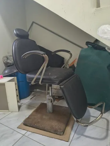 Cadeira para barbearia e salão de beleza