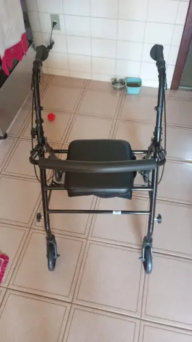 Andador com assento (Novo)
