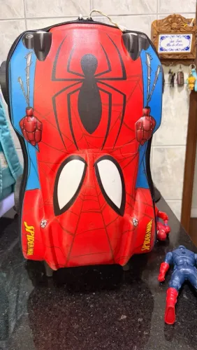 VENDO MOCHILA HOMEM ARANHA 100,00