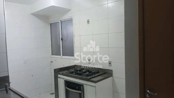 Apartamento com 2 dormitórios para alugar, 72m² por R$ 2.300/mês - Umuarama - Uberlândia/M