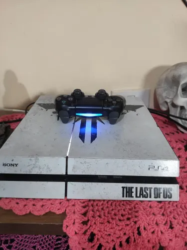 PlayStation 4 fat 500 GB com controle mais 10 jogos