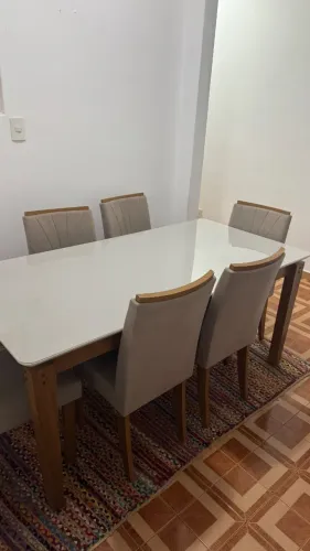 Mesa de Jantar com 6 cadeiras