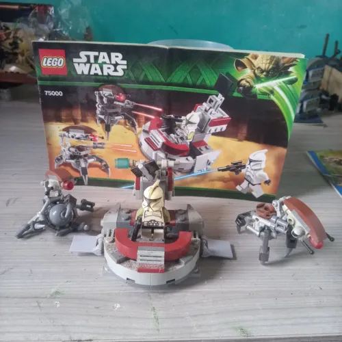  Lego Clone Troopers vs. Droidekas