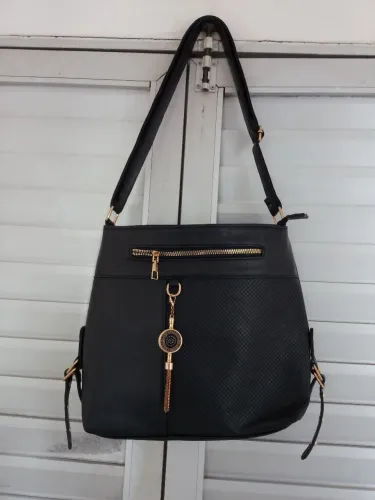 Bolsa feminina elegante com várias repartições 