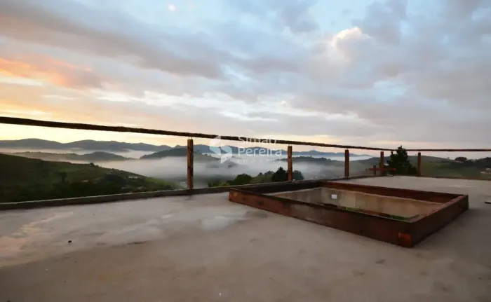 Excelente chácara no condomínio Parque das colinas , Matias Barbosa, MG