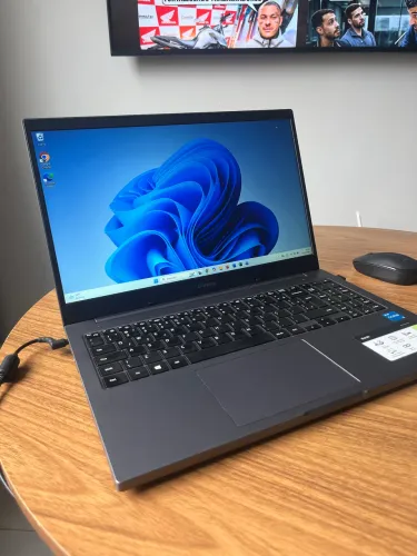 Notebook Samsung Book i3 11ª Geração 8GB SSD Muito Conservado