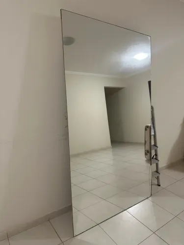 Espelho de corpo todo grande com parte elétrica 