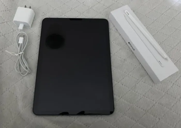 iPad Air 5° geração (Wi-Fi + Celular), 64GB, cinza espacial c/ caneta