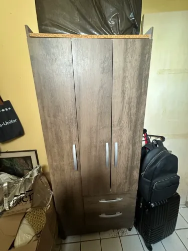 Guarda roupas 3 portas e 2 gavetas