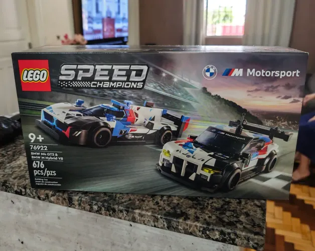 Lego Speed Champions BMW 2 em 1 - 676pcs