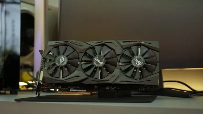 Placa de Vídeo Seminova - GTX 1070 Ti 8GB Asus ROG Strix por R$1.299,00