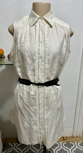 Chamise Guess. Origem. Trazido de Genebra/suiça 