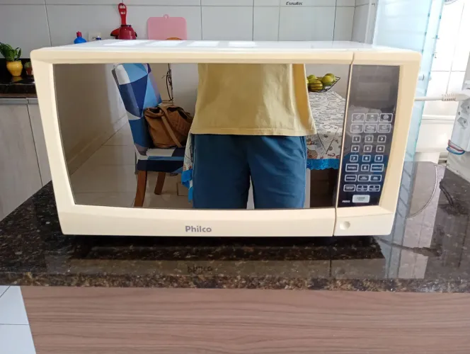 Microondas Espelhado Philco PME22 20 Litros 127 volts