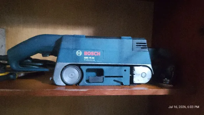 Bosch - lixadeira de cinta. Pouco uso. Funcionando perfeitamente