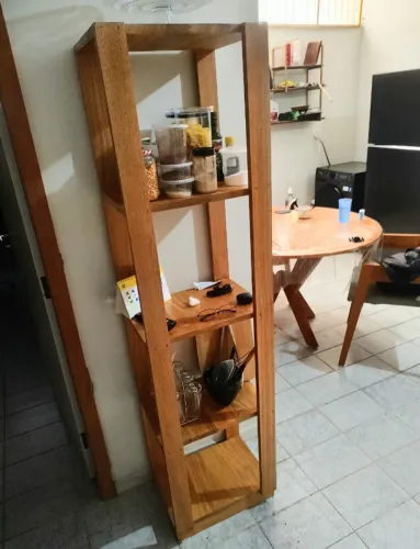 Estante Horizontal De Cerejeira Com Rodinhas de Silicone 