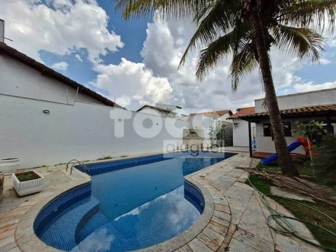 Casa para aluguel, 4 quartos, 1 suíte, 5 vagas, Jardim Karaíba - Uberlândia/MG