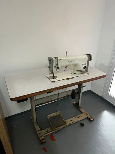 VENDO MÁQUINA RETA PFAFF