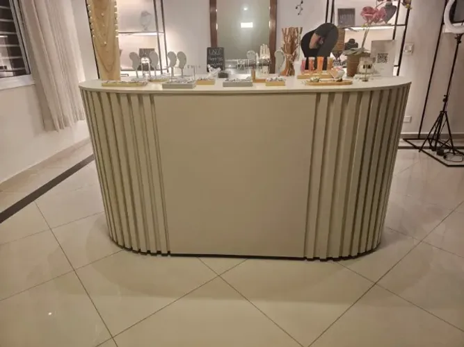 Balcão para Loja Ripado