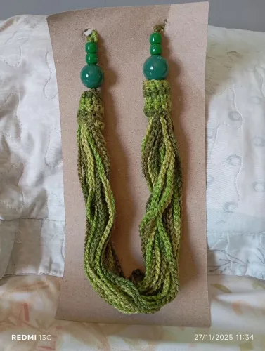 Colar verde de crochê