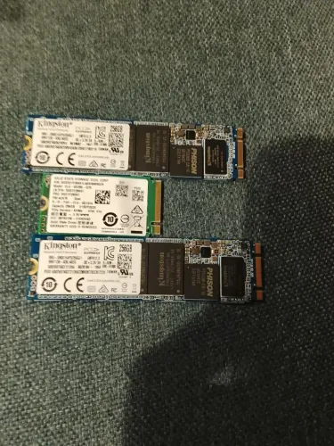 Kit 3 SSDs 256GB