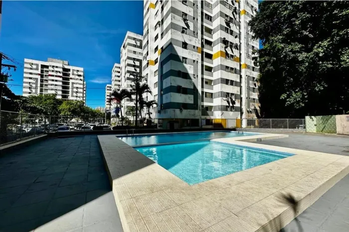 Apartamento com 2/4 mais dependência completa para locação no Saboeiro/Paralela R$ 2.500 C