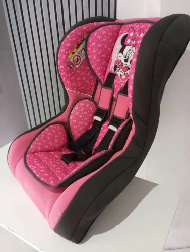 Vendo cadeira de carro de 0 a 25 kilos refente até 5 anos