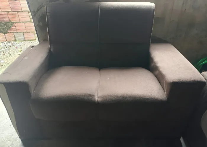 Sofá de 2 e 3 lugares ( 2 sofás)