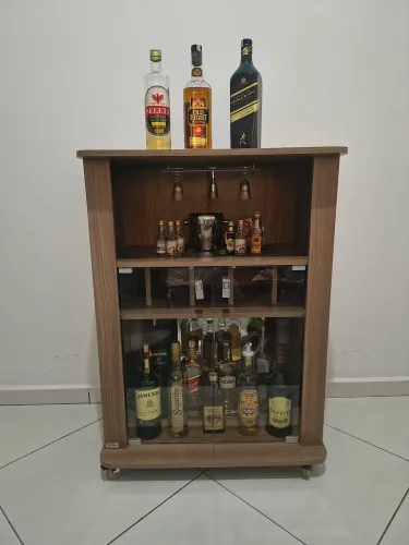 Barzinho móvel c/ espelho 