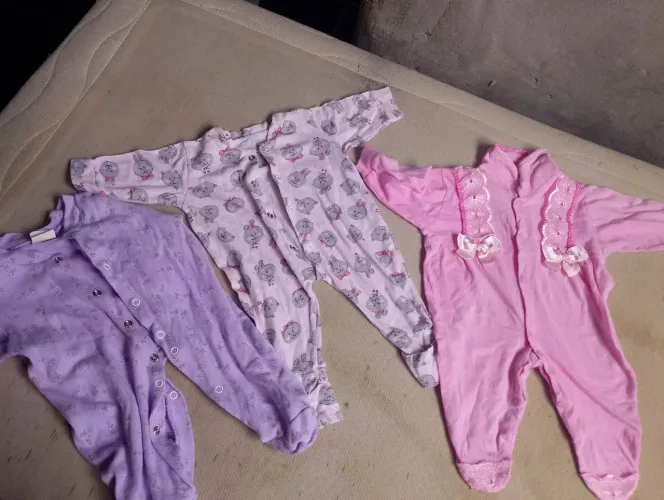 Vende se lote bebê menina 