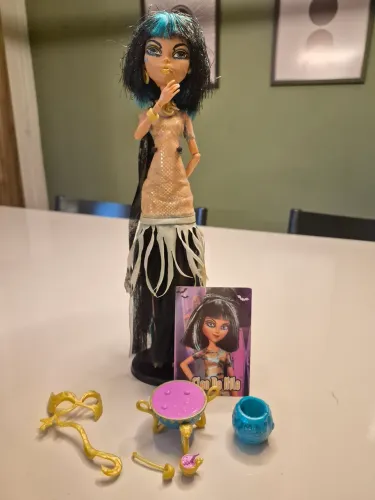 Monster High | Cleo DeNile "Ghouls Rule"