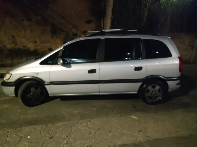 Chevrolet Zafira 2.0/ CD 2.0 8V MPFI 5P Mec. 2001