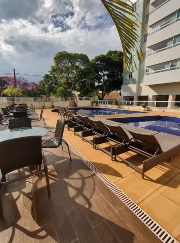 Imóvel para aluguel tem 78 metros quadrados com 3 quartos em Vila Cleópatra - Maringá - PR