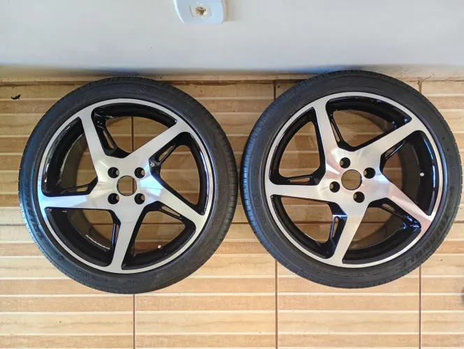 PAR DE RODAS 17 FURAÇÃO 4X100 MODELO ROCKET FERRARI PARA CARRETINHA REBOQUE COM PNEUS