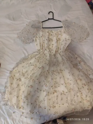 Vendo vestido festa luxo para meninas de 7 a 10 anos
