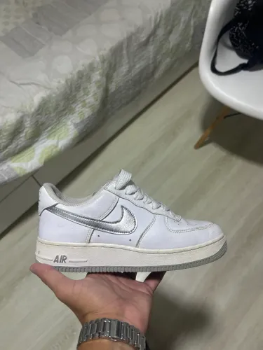 Air Force 1 branco edição limitada (um pouco sujo)